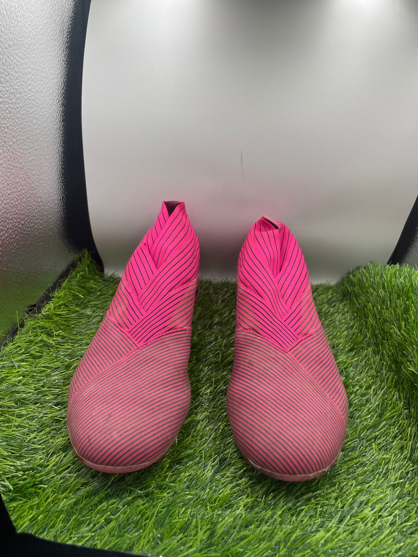 Adidas nemeziz shock pink. Approved used