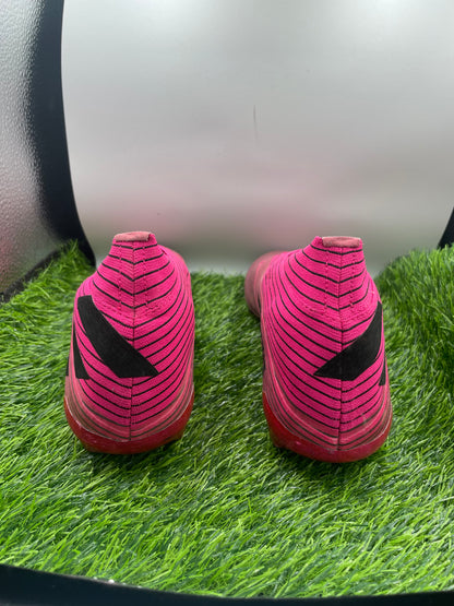 Adidas nemeziz shock pink. Approved used