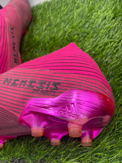 Adidas nemeziz shock pink. Approved used